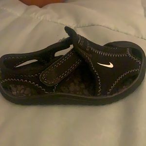 Water shoes Nike black and white